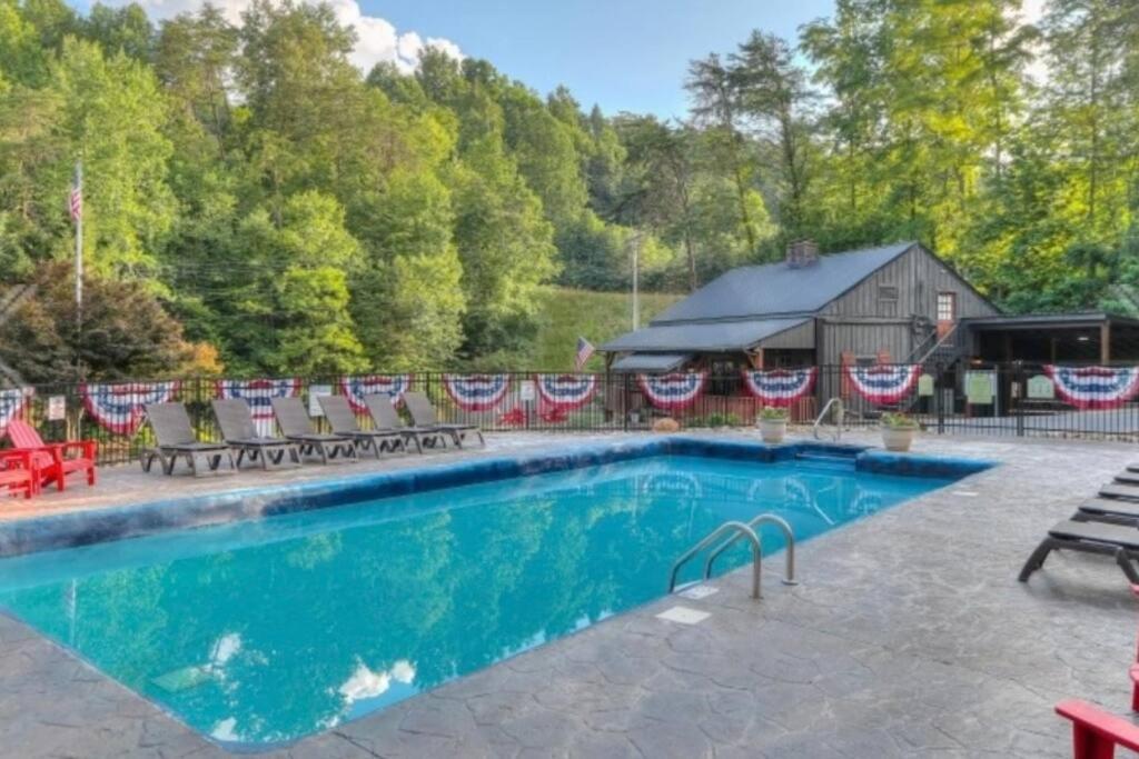 Misty Mountain Sunrise Villa Sevierville Exterior foto